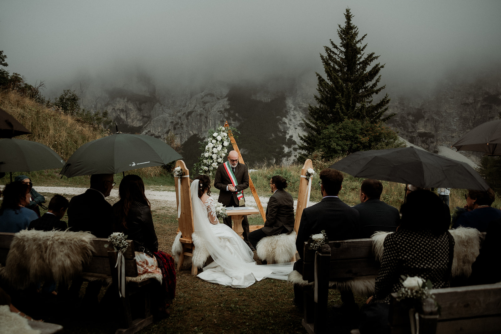 Sposarsi nelle Dolomiti – cerimonia legale all’aperto immersa nella natura