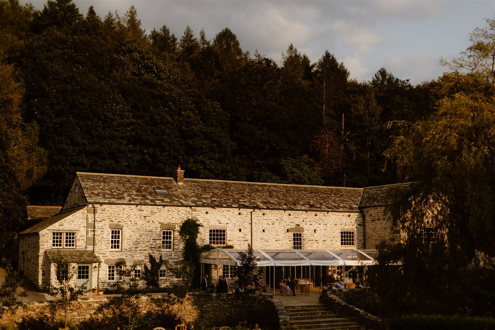 Mr & Mrs McElligott - Jono Symonds Photography-824.jpg