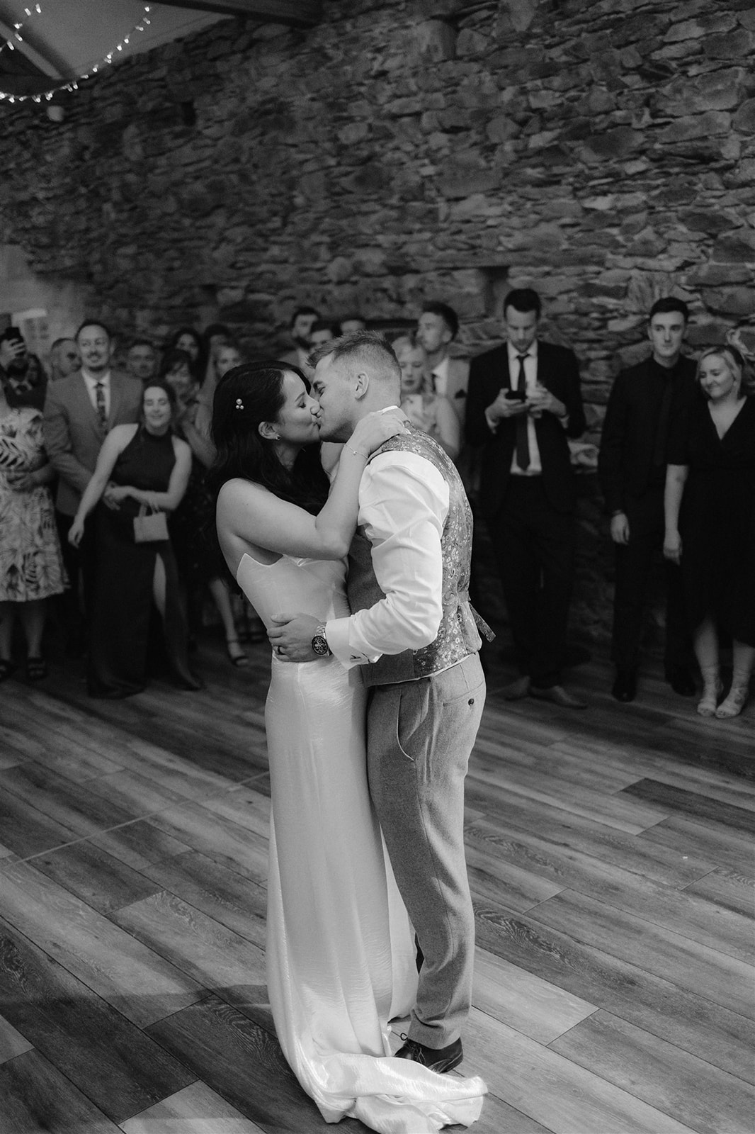 Mr & Mrs Hammett - Jono Symonds Photography-770.jpg