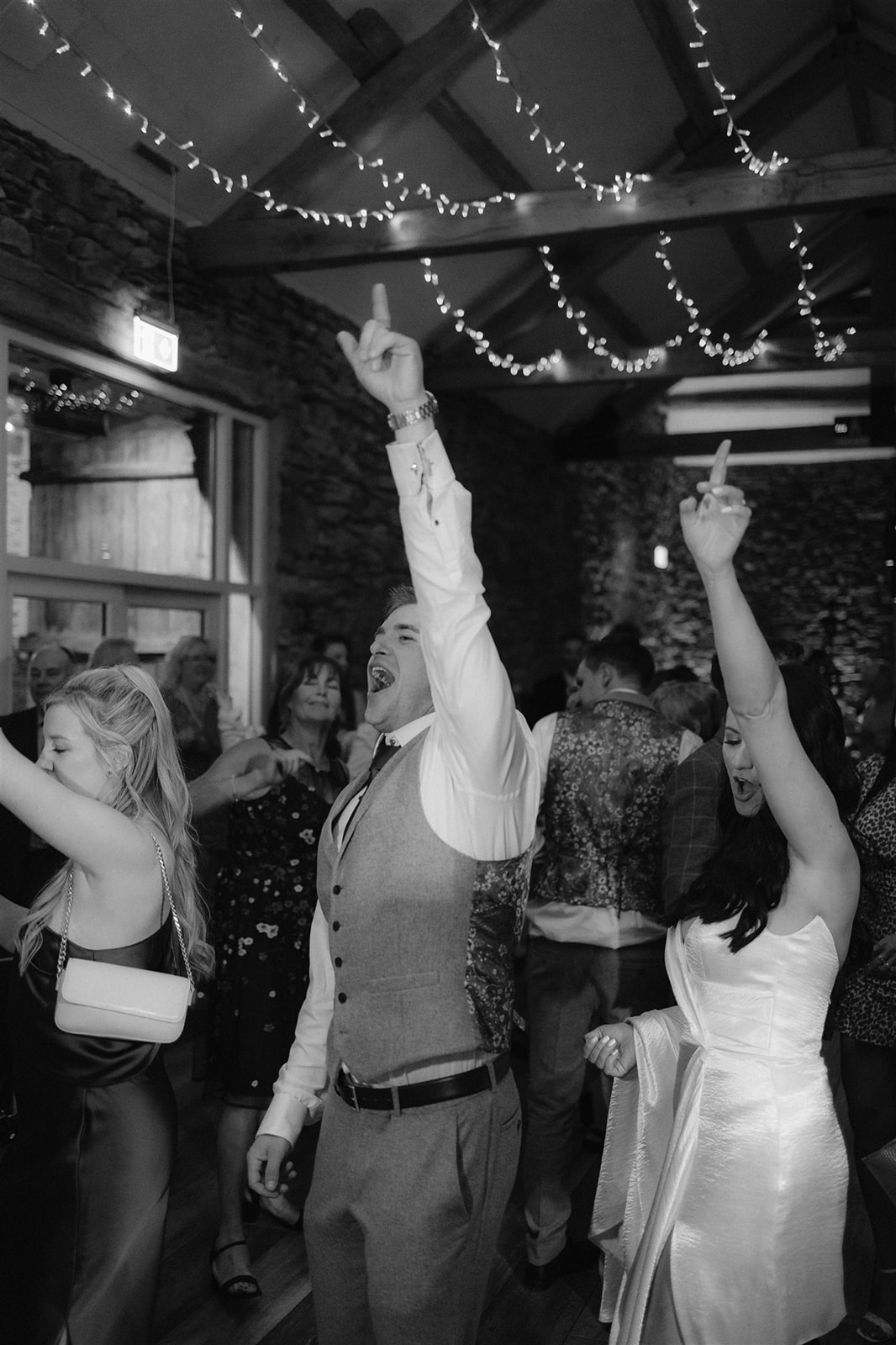 Mr & Mrs Hammett - Jono Symonds Photography-823.jpg