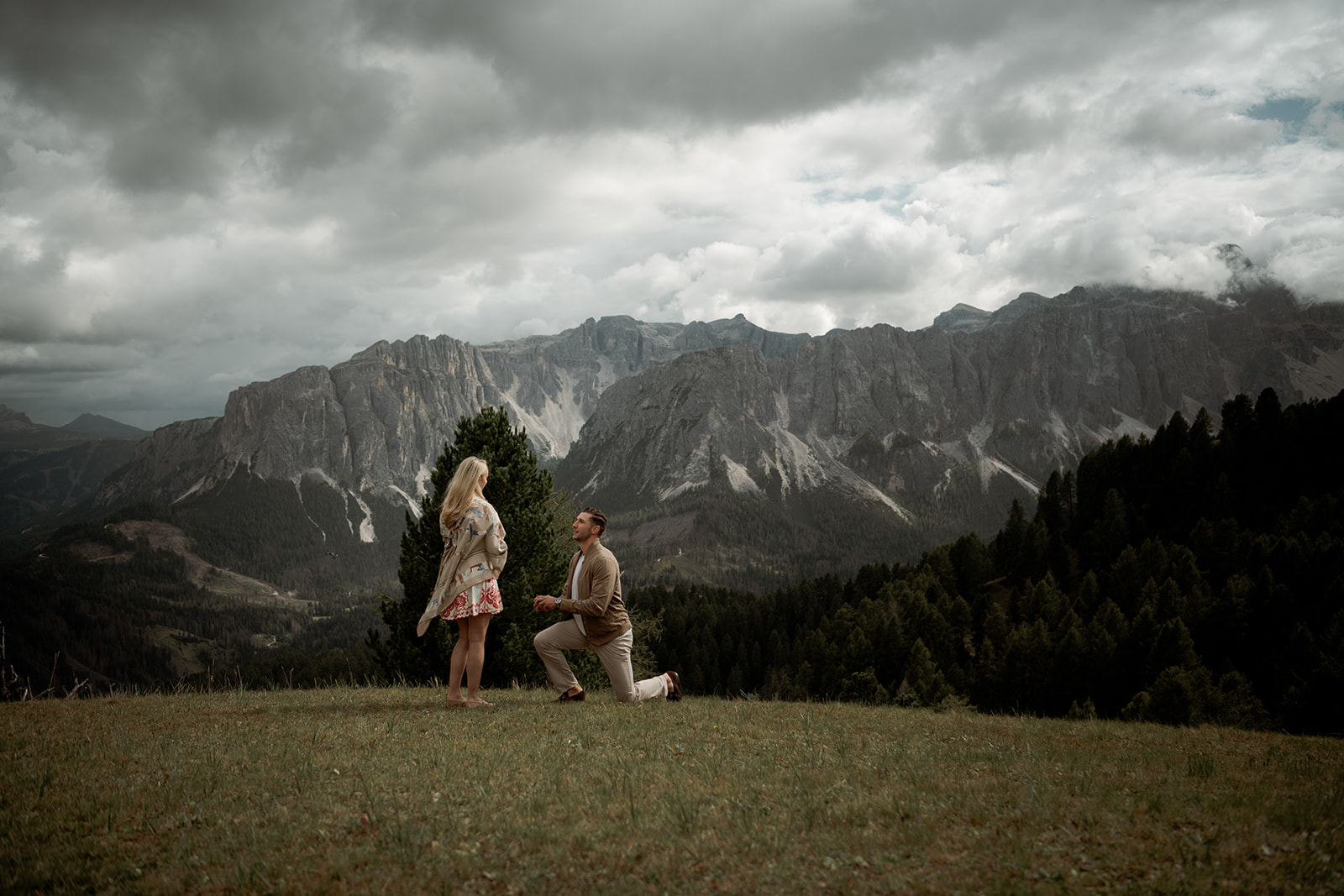 DSC_4468_AveryBryce_weddingphotographerdolomites-Color.JPG