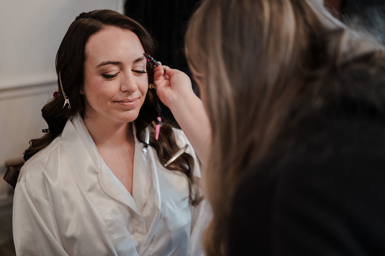 Bride and bridesmaids on the morning of the wedding